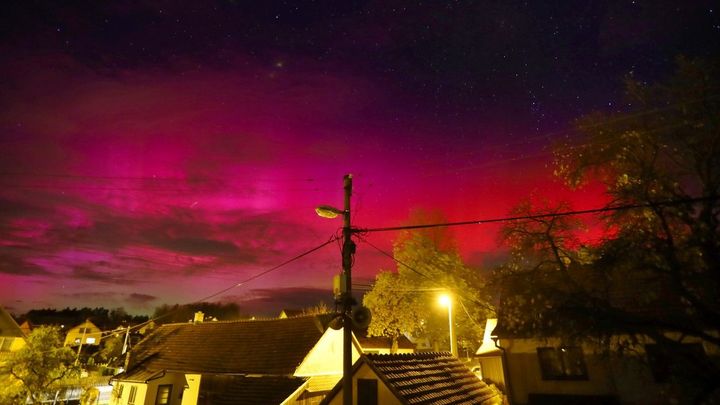 Severský úkaz nad Českem. Podívejte se, jak lidé nafotili polární záři