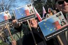 V Polsku je kvůli novele ústavy ohrožena vláda práva, konstatuje zpráva pro Evropskou radu
