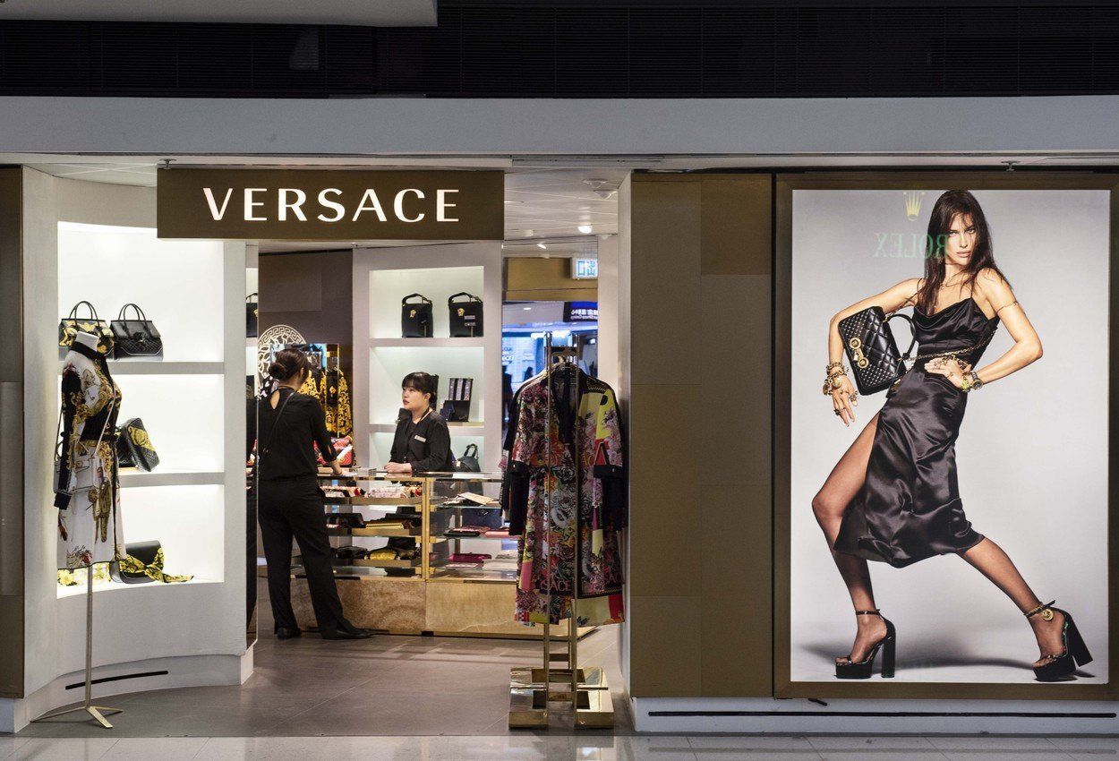 Versace, Hongkong