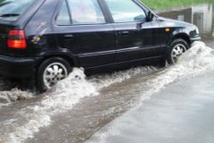 Bouře na severu Čech zatopila několikrát silnice