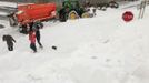 A snowplough clears the road in Tilloy lez Cambrai , northern France, March 12, 2013 as winter weather with snow and freezing temperatures returns to France. REUTERS/Pascal Rossignol (FRANCE - Tags: TRANSPORT ENVIRONMENT) Published: Bře. 12, 2013, 4:28 odp.