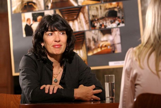 Christianu Amanpour, vedoucí mezinárodní korespondentku CNN, hned na počátku konference vyzpovídala Česká televize.