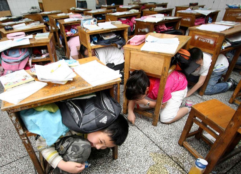 Школа землетрясение