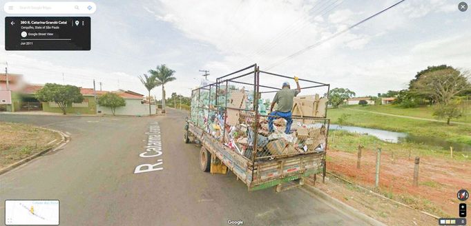 Reprofoto (výřez) z mapovací 3D služby Google Street View, kterou provozuje již přes 15 let americká společnost Google LLC.