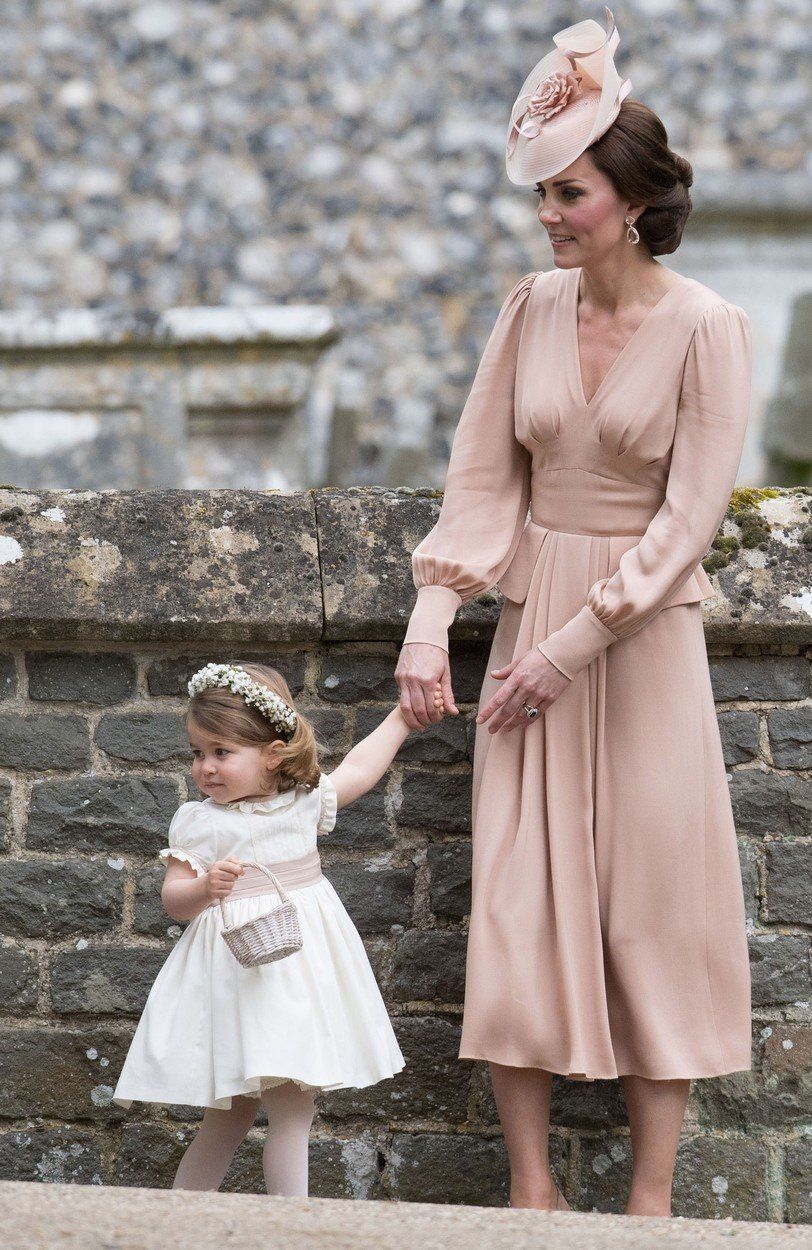 hosté na svatbu, žena