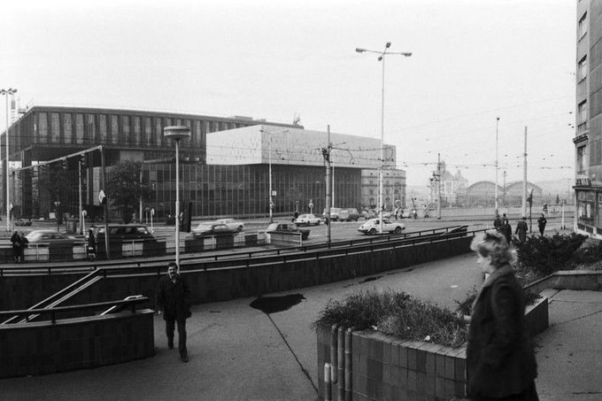 Budova Federálního shromáždění na snímku z roku 1985.