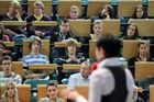Světový žebříček VŠ: z českých si nejlépe vede UK, polepšilo si ČVUT