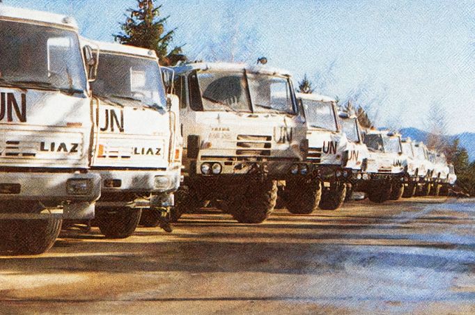 Autopark na základně Korenica-Borje. Na snímku vozy Liaz T-815. Nedatovaný snímek z dob působení armády ČR v ozbrojených složkách UNPROFOR na území bývalé Jugoslávie.