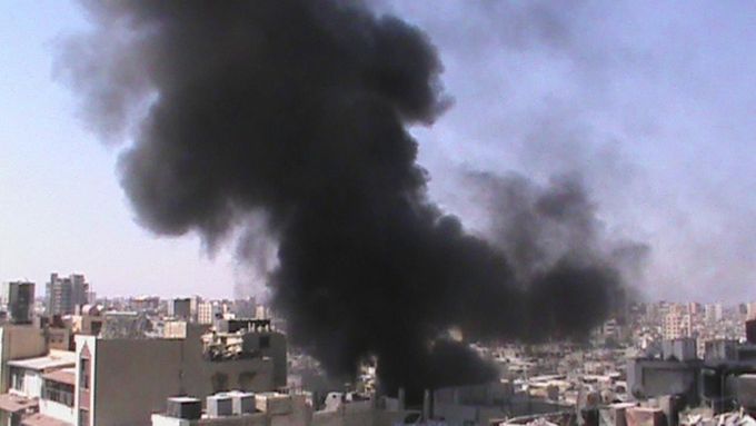 Sýrie prožívá dosud nejkrvavější týden. Na snímku poničená budova v Homsu.