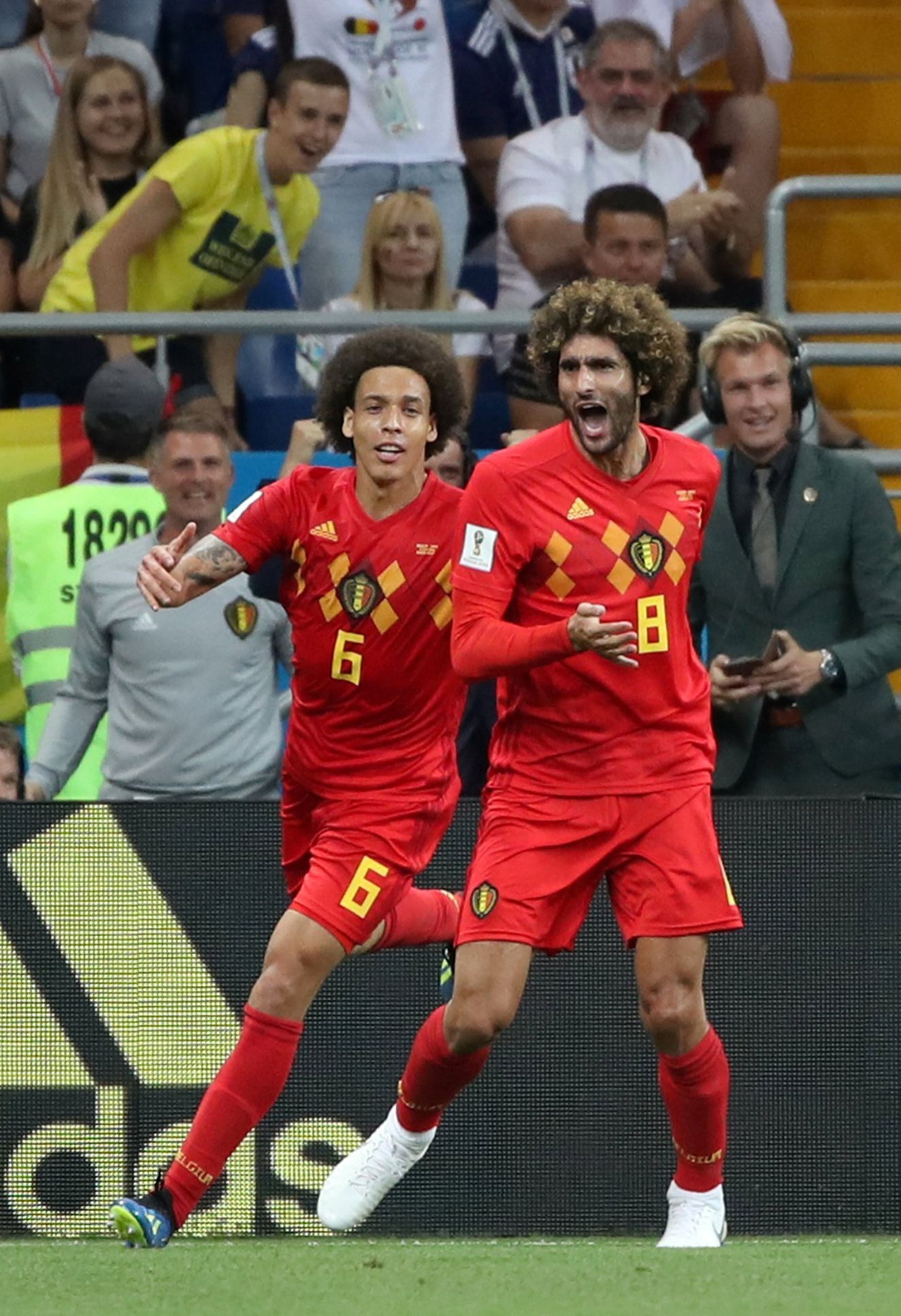 Marouane Fellaini slaví gól v zápase Belgie - Japonsko na MS 2018