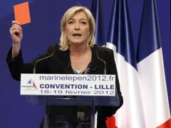 Vraždění v Toulouse využívá v předvolebním boji šéfka Národní fronty Le Penová.