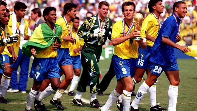 Brazilský fotbalový tým, vítěz MS 1994. Ronaldo, Marcio Santos, Carlos Dunga, Zetti, Ricardo Rocha, Mazinho