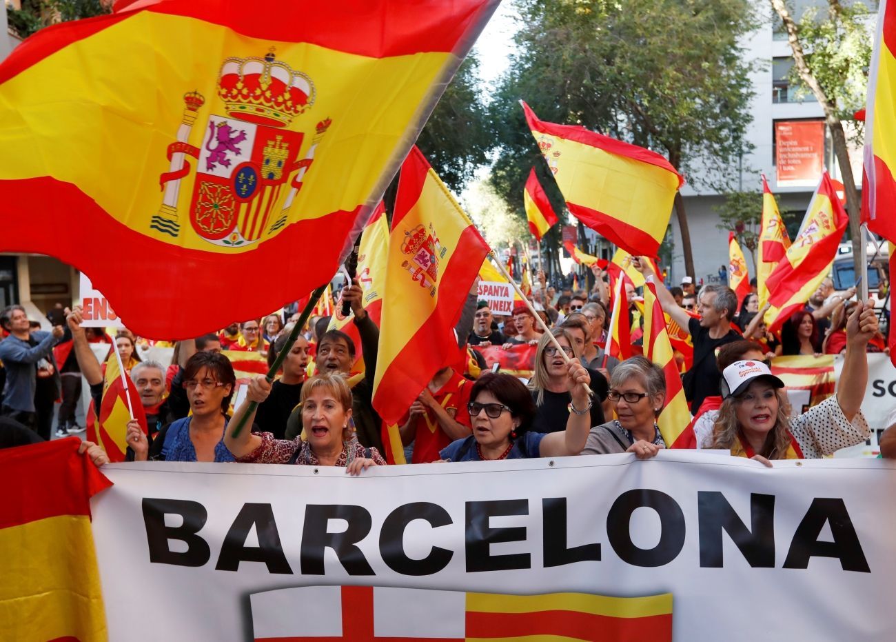 Demonstrace proti odtržení Katalánska