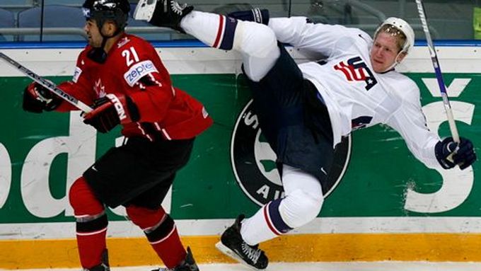 Hokejisté Ruska a Kanady vyhráli skupiny na MS