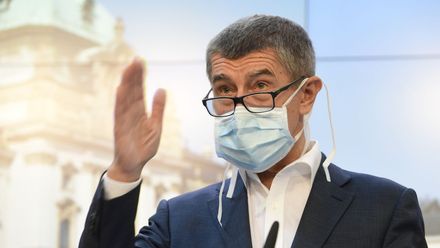 Česko začne očkovat 27. prosince. Po Vánocích se může zpřísňovat, navrhuje Blatný