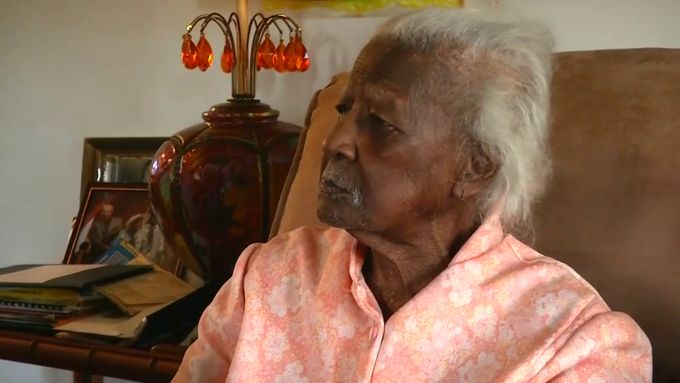 Jeralean Talley se narodila v roce 1899. Bydlí na okraji Detroitu a říká, že její dlouhověkost jí byla darována shůry.