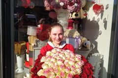 Chce si splnit sen. Ukrajinka buduje pizzerii, pomáhají jí české kamarádky i dárci
