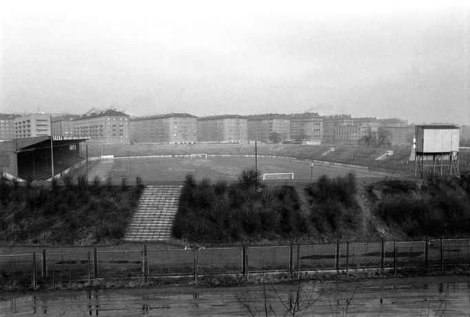 Stadion Slavie v Edenu. Archivní snímek z roku 1968