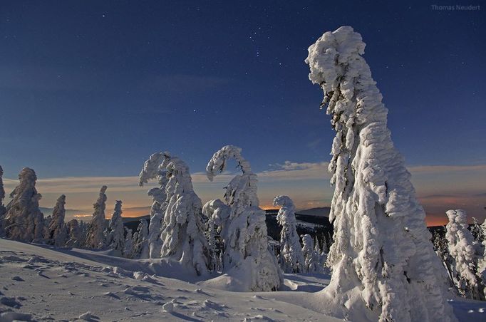 4. místo v kategorii „Beauty of Night Sky“: Thomas Neudert z Německa s fotografií „A Moonlit Winter Night“.