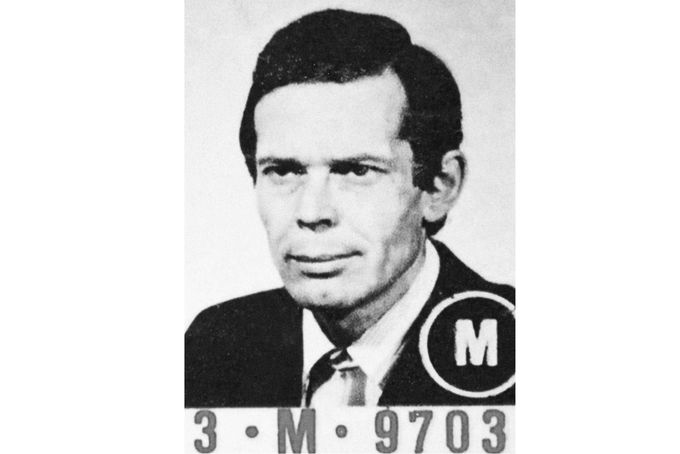 Archivní fotografie Jozefa Slováka z falešného průkazu, který používal pod jménem major inženýr Richard Forman
