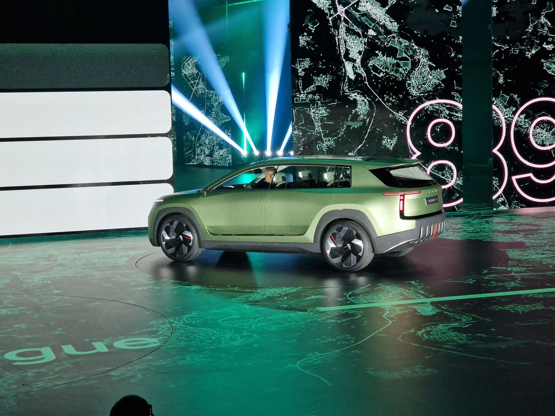 Škoda Vision 7S živé fotky