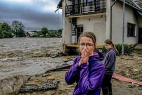 Známe nominace na Czech Press Photo: Vyhrají povodně, válka nebo střelba?