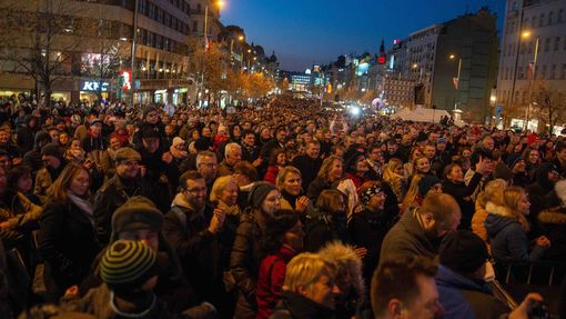 Oslavy výročí sametové revoluce na Václavském náměstí.
