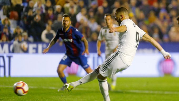 Penalty Karima Benzemy (na snímku) a Garetha Balea přinesly Realu tři body.