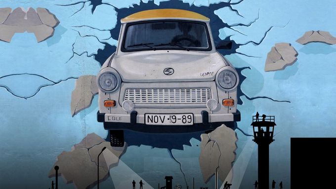 Looking for Freedom! David Hasselhoff zpívá při pádu Berlínské zdi