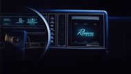 Buick Riviera se v roce 1986 stal prvním autem s dotykovou obrazovkou na středové konzoli. Dokonale tak předběhl dobu o více než desetiletí. Spolu s centrální obrazovkou nemohla chybět ani ta před řidičem. Nastavení se nesnažilo o imitaci klasických přístrojů, místo toho nechyběl centrální rychloměr a po stranách umístěné hodiny a palivoměr. Následující generace amerického kupé již o digitální přístroje přišla.