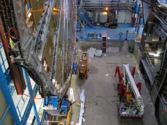Velký hadronový urychlovač ve výstavbě.