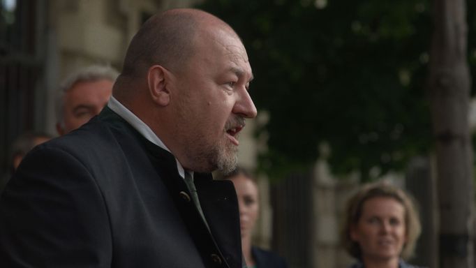 Bývalý starosta obce Očová Rudolf Huliak podporuje radikální řešení, jako je například odstřel medvědů.