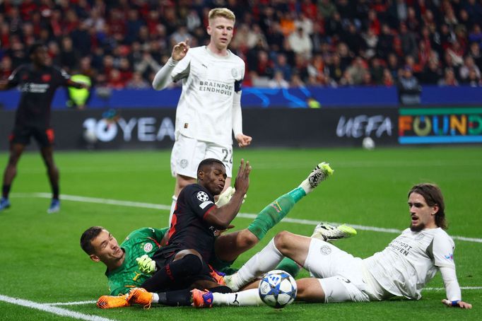 Brankář PSV Eindhoven Matěj Kovář v zápase Ligy mistrů s Bayerem Leverkusenem