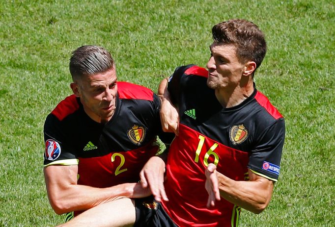 Toby Alderweireld a Thomas Meunier na Euru 2016