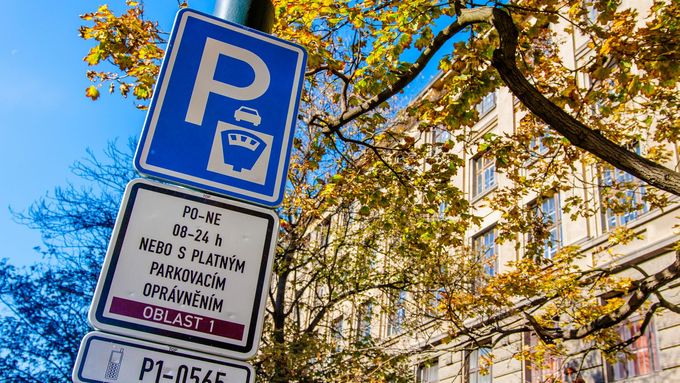 Parkovací zóna na Praze 1.