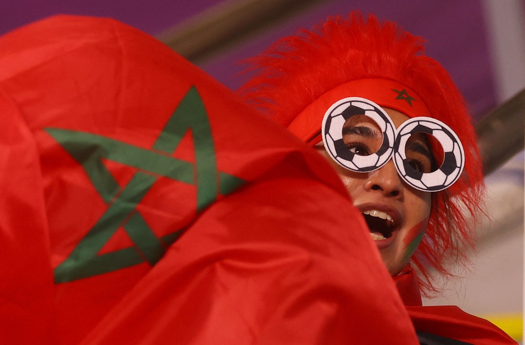 Marocký fanoušek před zápasem o 3. místo na MS 2022 Chorvatsko - Maroko
