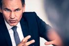 Odtahuje se Německo od elektromobility? "Politici nás udusí," varuje šéf Volkswagenu