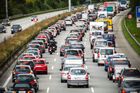 Dopravní peklo u českých hranic. V Německu budou z dálnic parkoviště, varuje autoklub