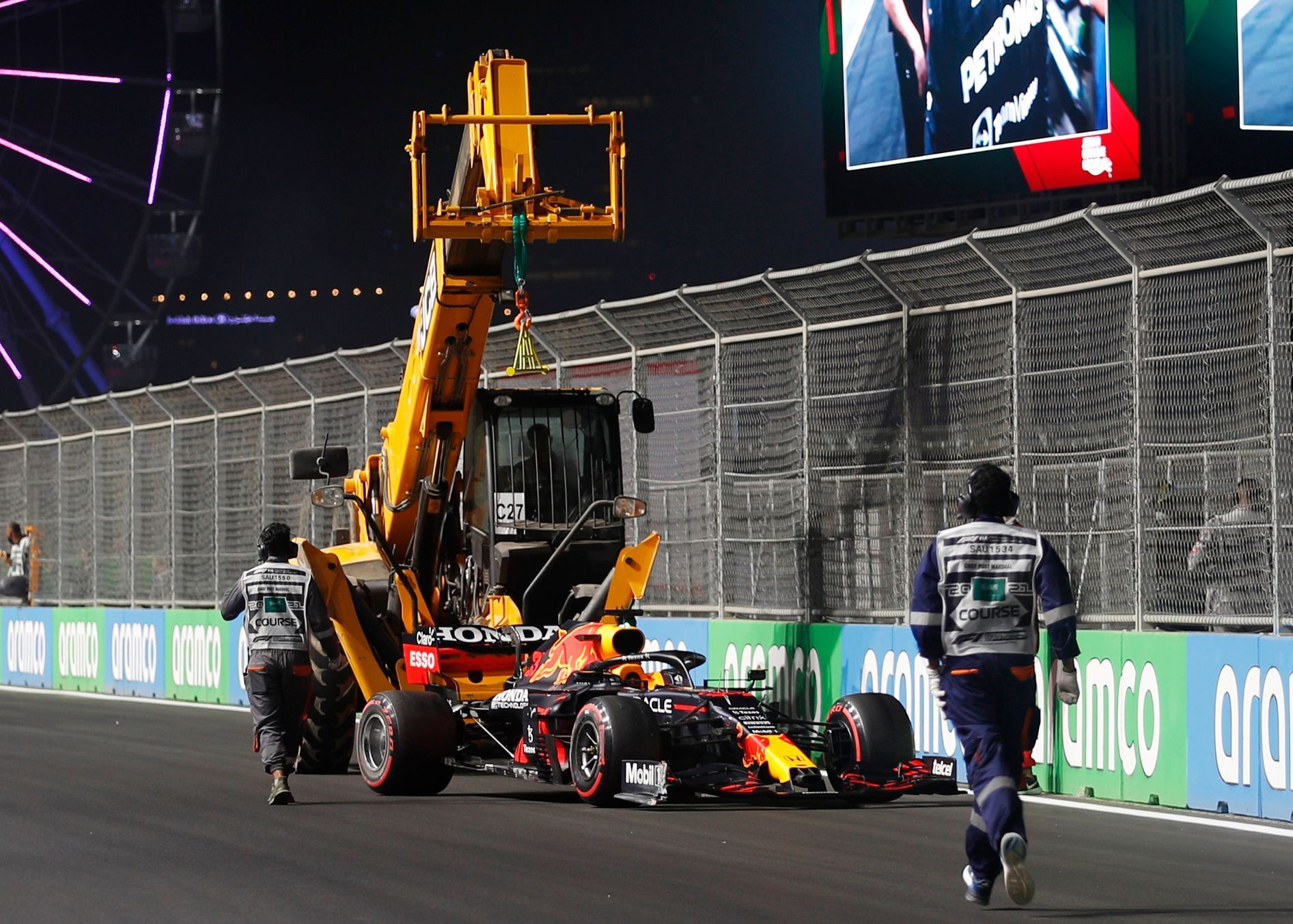 Poškozený monopost Maxe Verstappena v kvalifikaci na VC Saúdské Arábie F1 2021