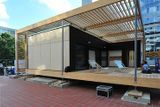 Studenti vytvořili Air House jako minimalistickou dřevostavbu s terasou, která je navíc i soběstačná a má nízké náklady na energie.
