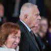 Prezident Petr Pavel udělil 28. 10. 2023 u příležitosti 105. výročí vzniku Československa státní vyznamenání, na snímku je exprezident Václav Klaus a Livie Klausová.