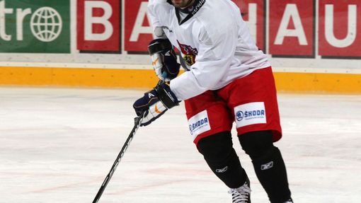 Český hokejový reprezentant Tomáš Plekanec při tréninku před Karjala Cupem 2012.