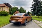 Nejvíc to odneslo BMW, které v Číně zaznamenalo v červenci pokles o 35 procent.