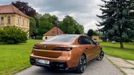 Nejvíc to odneslo BMW, které v Číně zaznamenalo v červenci pokles o 35 procent.