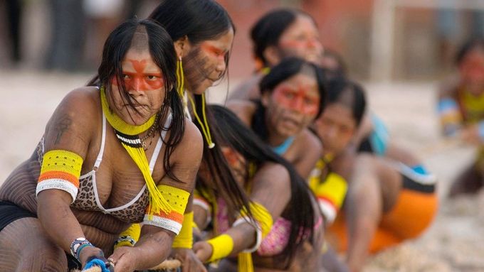 Brazilští indiáni a jejich sportovní klání v obrazech