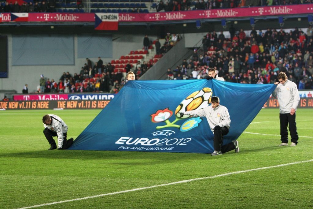 Baráž: Česko - Černá Hora (logo Euro 2012)