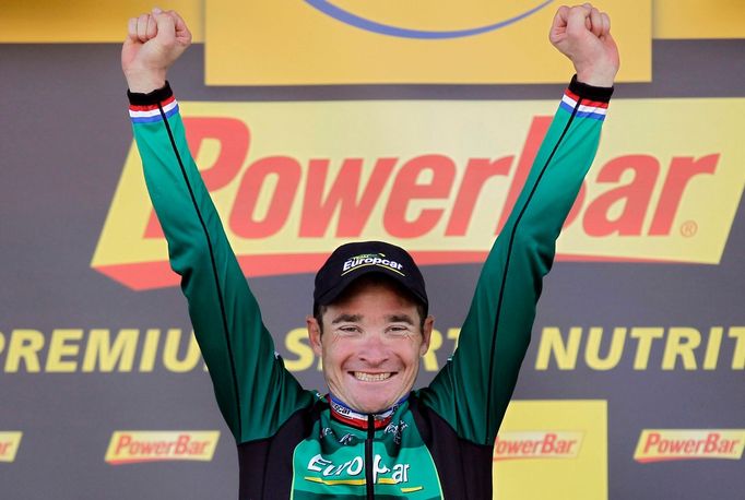 Francouzský cyklista Thomas Voeckler ze stáje Europcar se raduje z vítězství v desáté etapě Tour de France 2012.