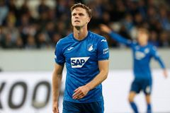 Hoffenheim přišel o výhru po penaltě v deváté minutě nastavení. Hložek měl smůlu