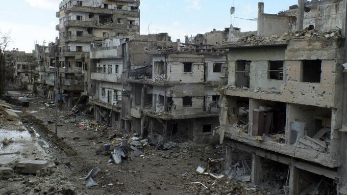 Vybombardované město Homs.