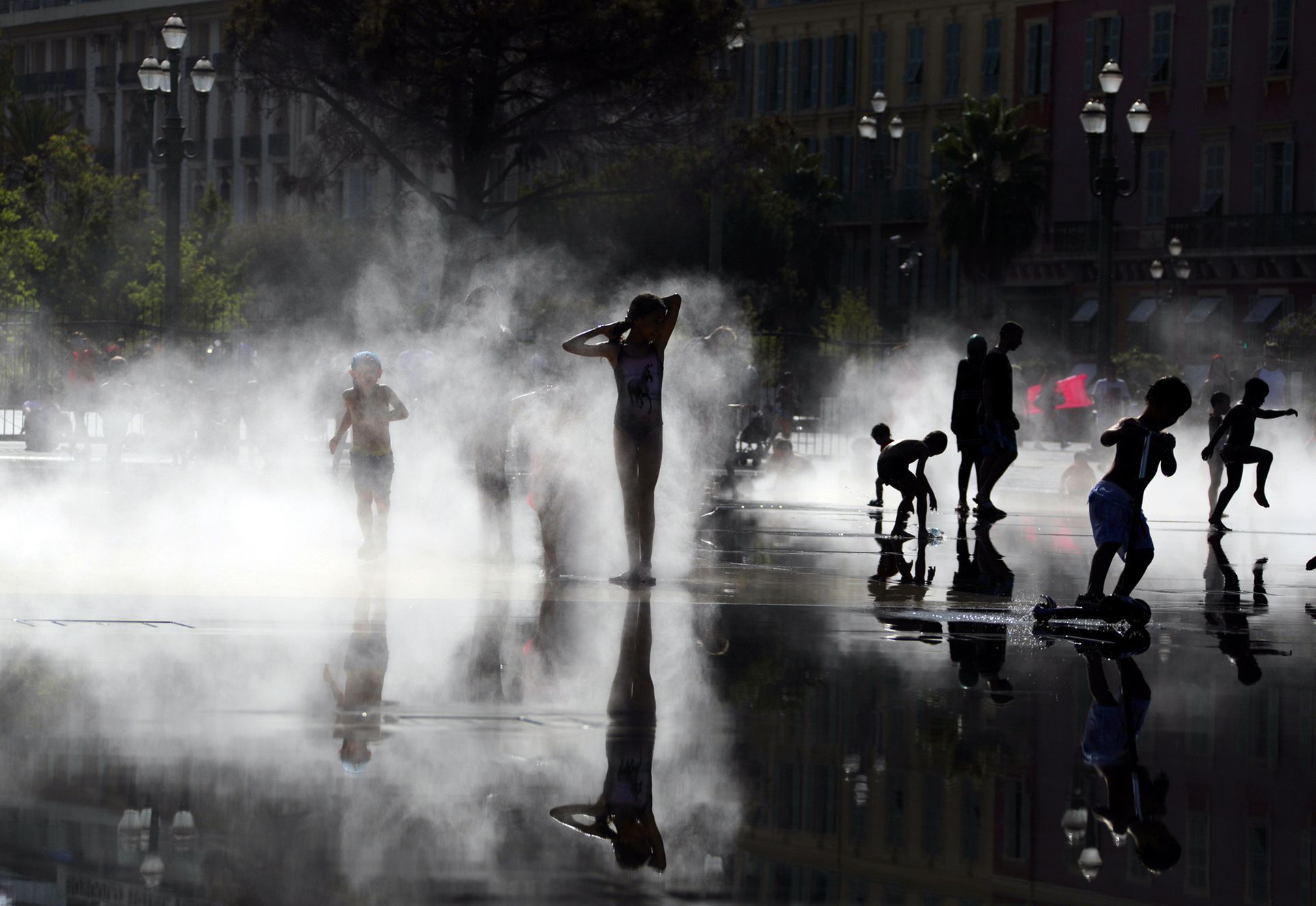 Fotogalerie / Letní vedra v Evropě / Zahraničí / Horko / Léto / Koupání / Voda / Počasí / Osvěžení / Reuters / 21